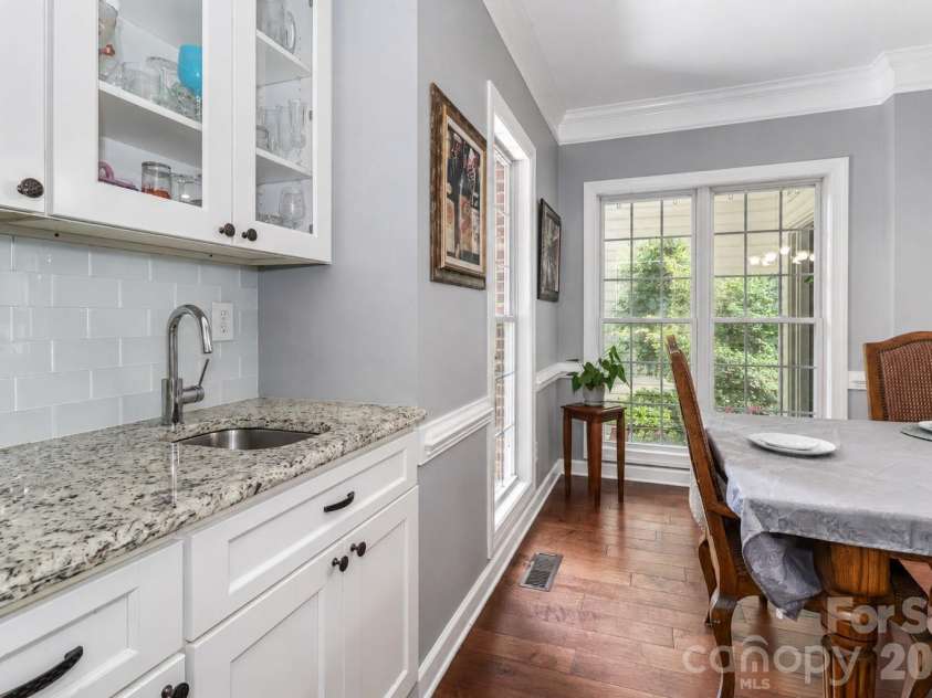 109 Longboat Road, Mooresville, NC 28117.  MLS# CAR4385933, YatesRealty ID 53795. 