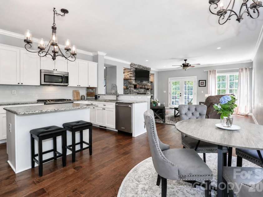 109 Longboat Road, Mooresville, NC 28117.  MLS# CAR4385933, YatesRealty ID 53795. 