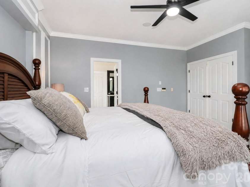 109 Longboat Road, Mooresville, NC 28117.  MLS# CAR4385933, YatesRealty ID 53795. 