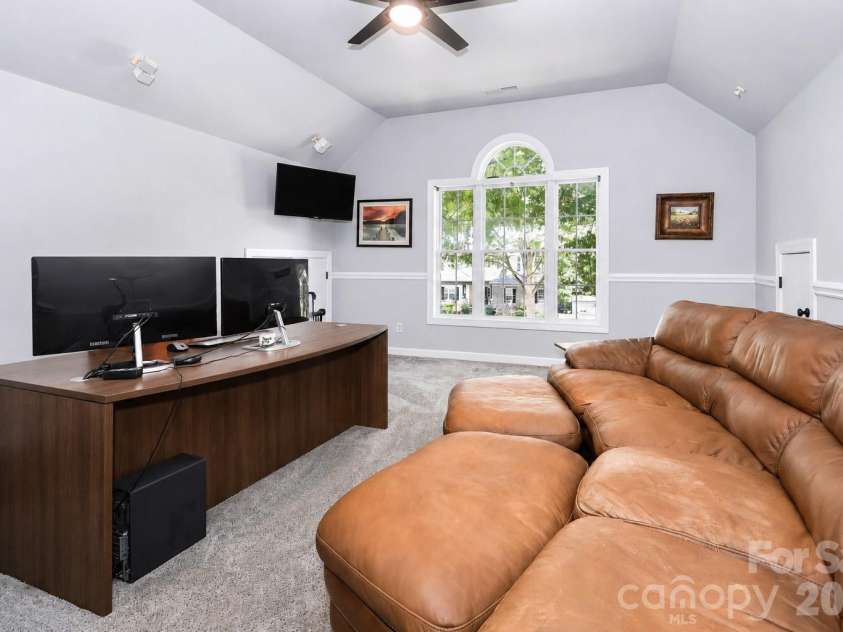 109 Longboat Road, Mooresville, NC 28117.  MLS# CAR4385933, YatesRealty ID 53795. 