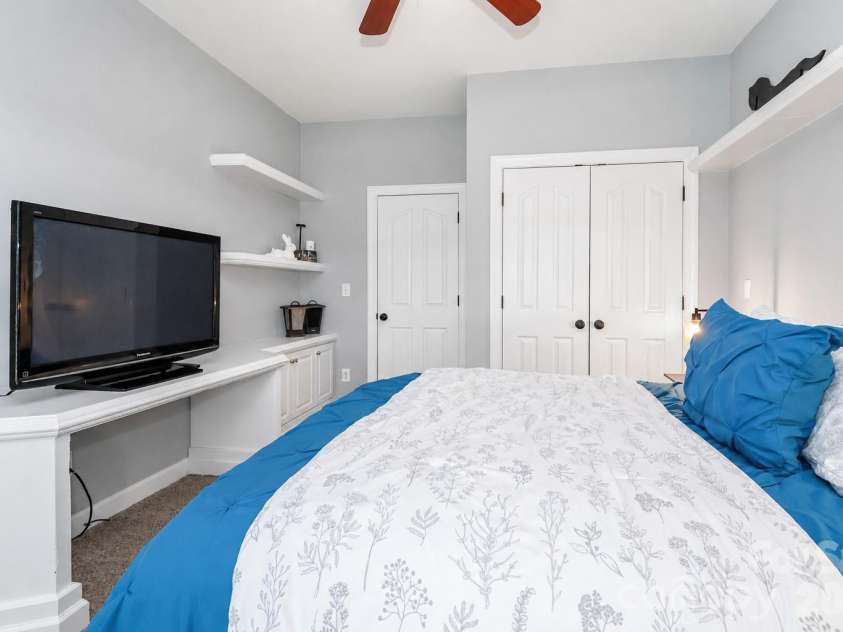 109 Longboat Road, Mooresville, NC 28117.  MLS# CAR4385933, YatesRealty ID 53795. 