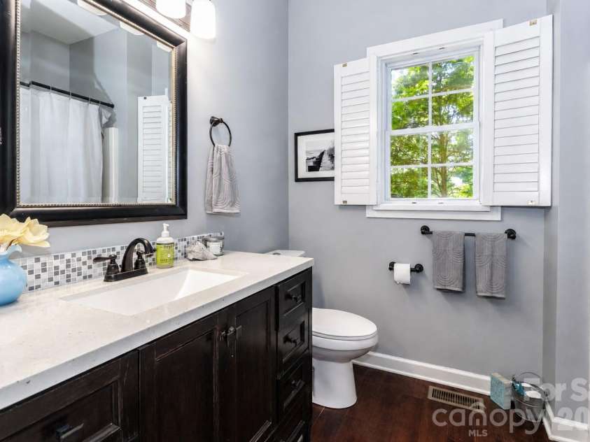 109 Longboat Road, Mooresville, NC 28117.  MLS# CAR4385933, YatesRealty ID 53795. 