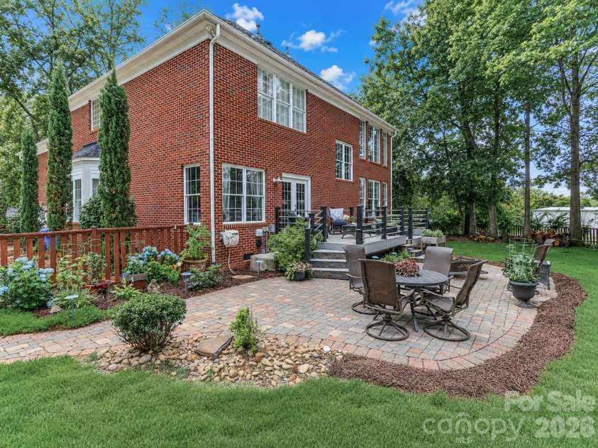 109 Longboat Road, Mooresville, NC 28117.  MLS# CAR4385933, YatesRealty ID 53795. 