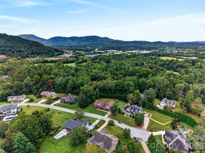 70 King Heights Drive, Fletcher, NC 28732.  MLS# CAR4427173, YatesRealty ID 53796. 