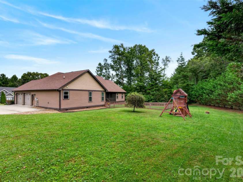 70 King Heights Drive, Fletcher, NC 28732.  MLS# CAR4427173, YatesRealty ID 53796. Back Yard