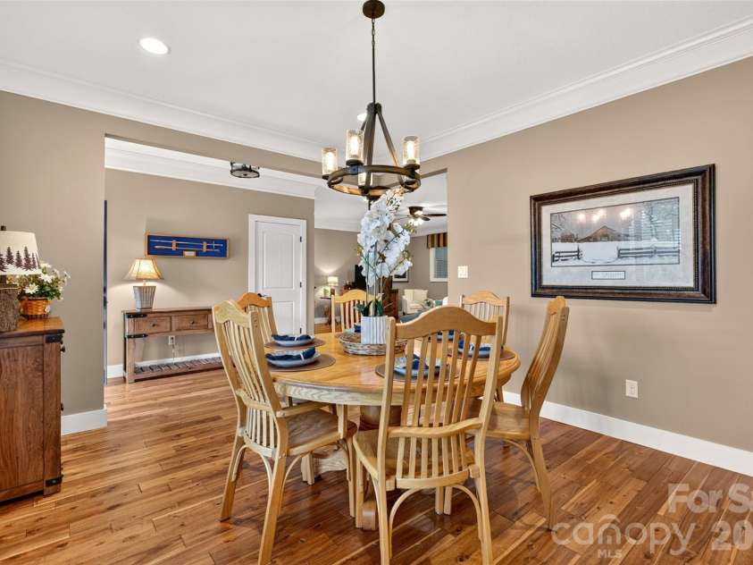 70 King Heights Drive, Fletcher, NC 28732.  MLS# CAR4427173, YatesRealty ID 53796. Dining Room