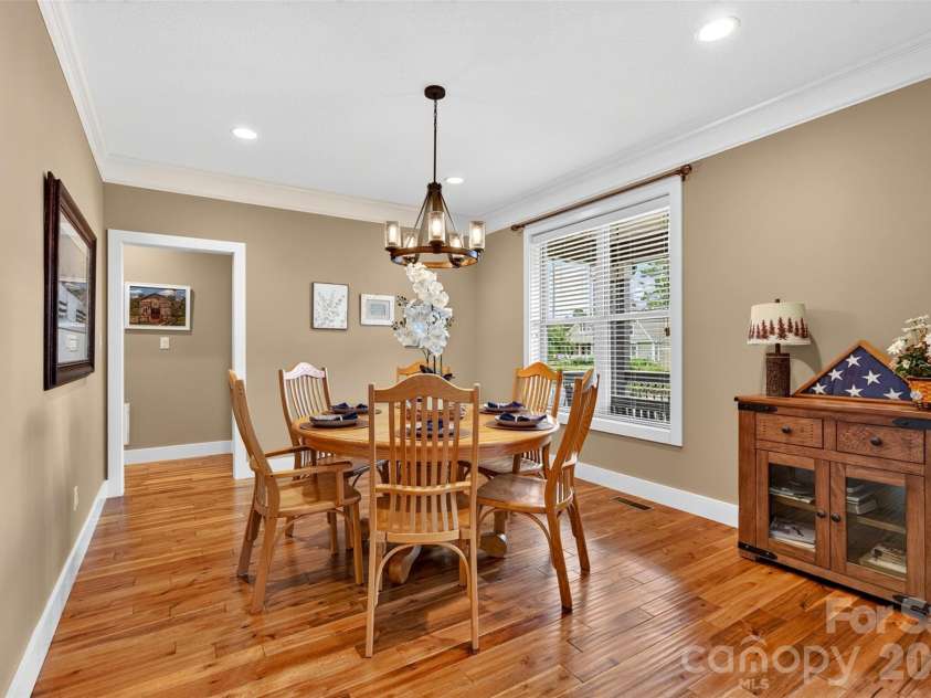 70 King Heights Drive, Fletcher, NC 28732.  MLS# CAR4427173, YatesRealty ID 53796. Dining Room