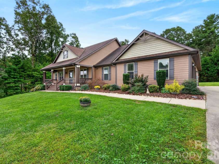 70 King Heights Drive, Fletcher, NC 28732.  MLS# CAR4427173, YatesRealty ID 53796. Front of Home