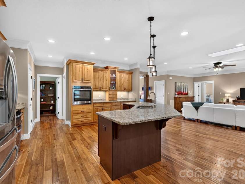 70 King Heights Drive, Fletcher, NC 28732.  MLS# CAR4427173, YatesRealty ID 53796. Kitchen