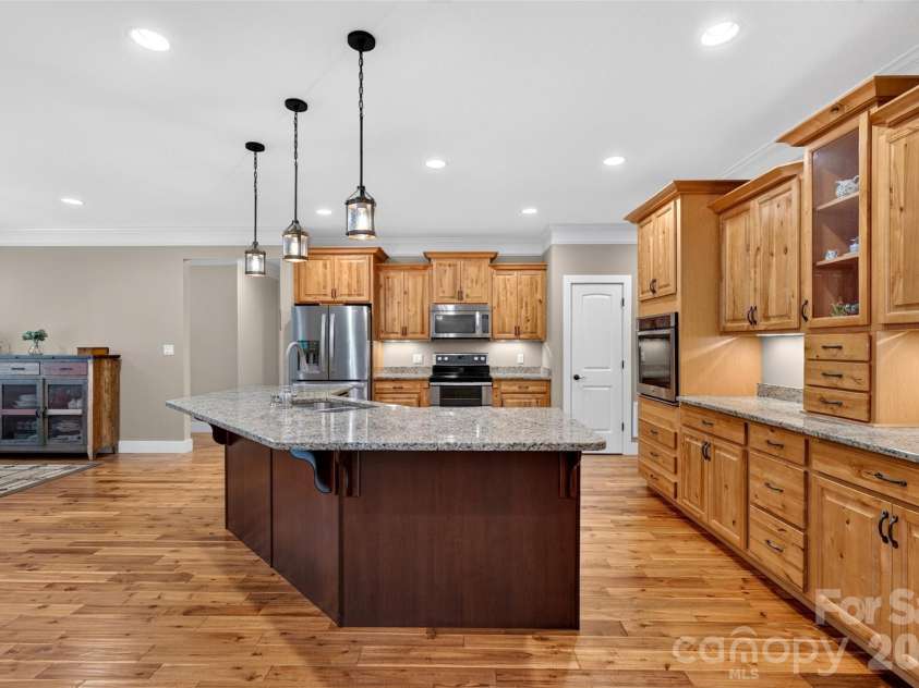 70 King Heights Drive, Fletcher, NC 28732.  MLS# CAR4427173, YatesRealty ID 53796. Kitchen