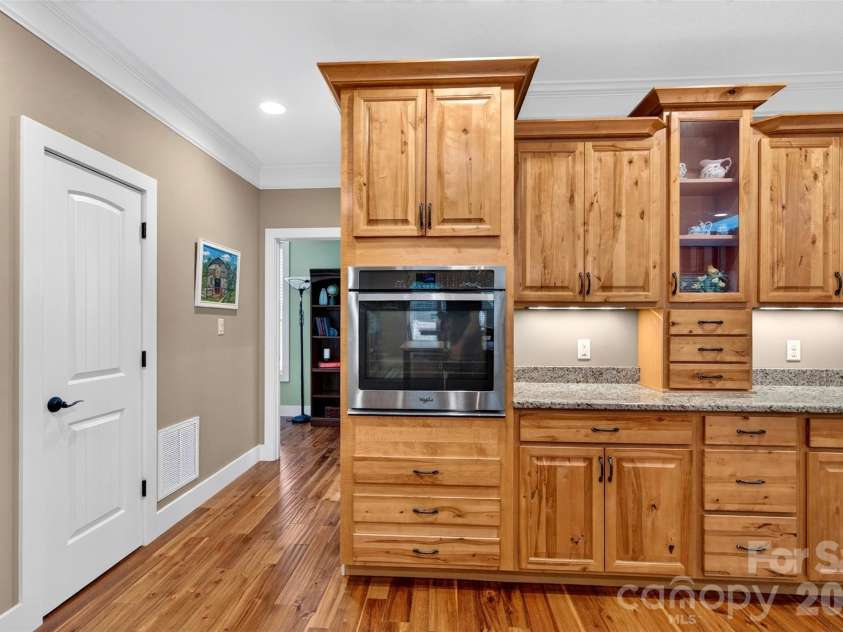 70 King Heights Drive, Fletcher, NC 28732.  MLS# CAR4427173, YatesRealty ID 53796. Kitchen
