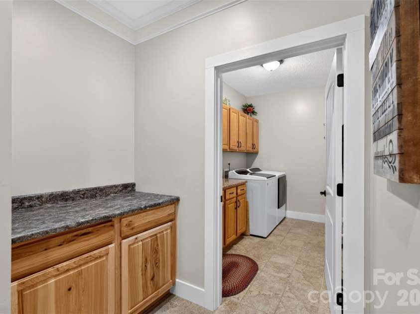 70 King Heights Drive, Fletcher, NC 28732.  MLS# CAR4427173, YatesRealty ID 53796. Laundry Room