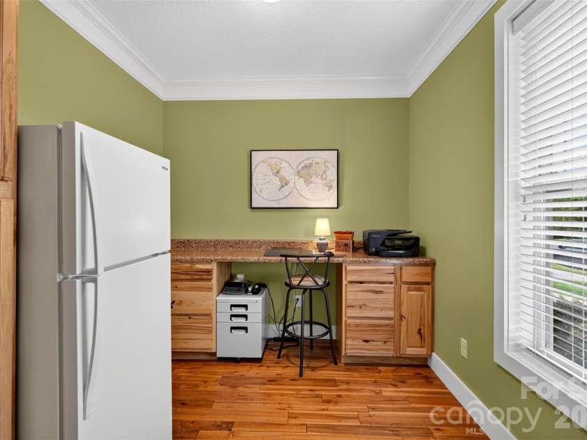 70 King Heights Drive, Fletcher, NC 28732.  MLS# CAR4427173, YatesRealty ID 53796. Office