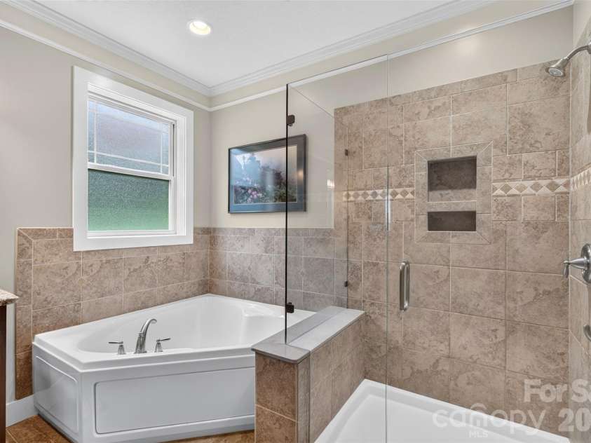 70 King Heights Drive, Fletcher, NC 28732.  MLS# CAR4427173, YatesRealty ID 53796. Primary Bathroom