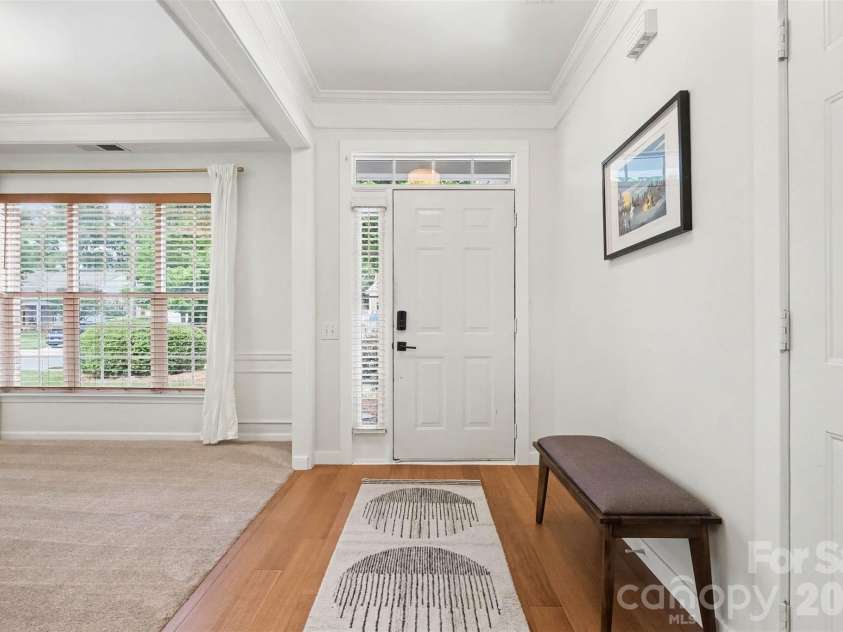 8932 Kestral Ridge Drive, Charlotte, NC 28269.  MLS# CAR4415767, YatesRealty ID 53797. 
