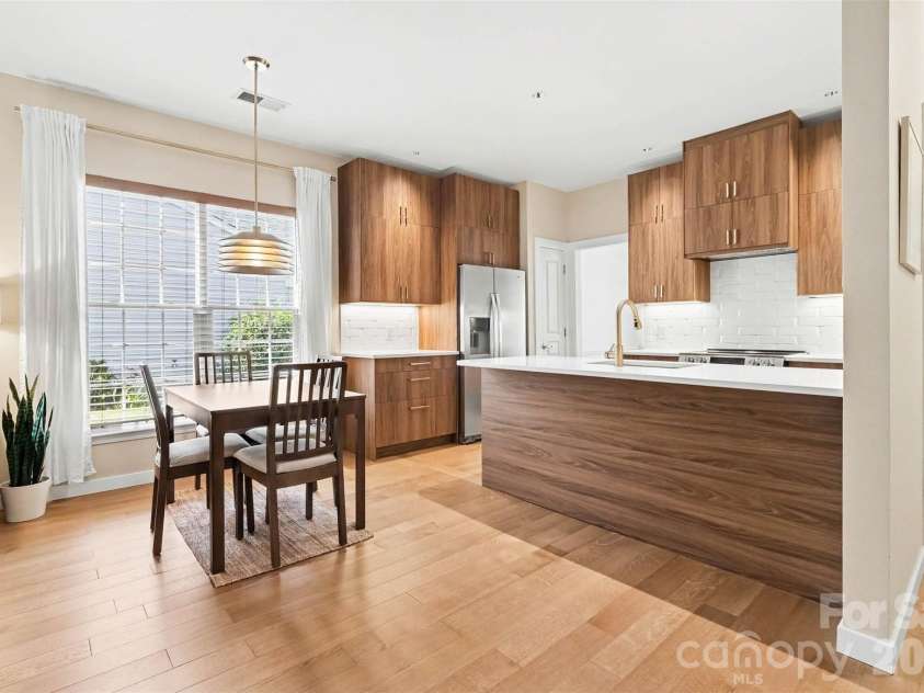 8932 Kestral Ridge Drive, Charlotte, NC 28269.  MLS# CAR4415767, YatesRealty ID 53797. 