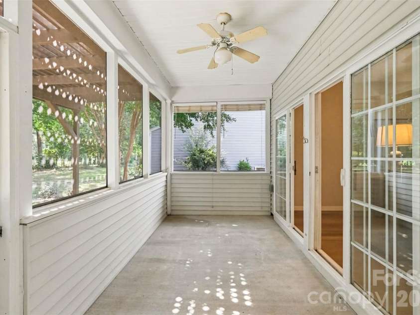 8932 Kestral Ridge Drive, Charlotte, NC 28269.  MLS# CAR4415767, YatesRealty ID 53797. 