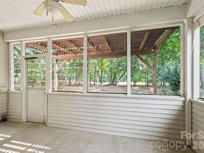 8932 Kestral Ridge Drive, Charlotte, NC 28269.  MLS# CAR4415767, YatesRealty ID 53797. 