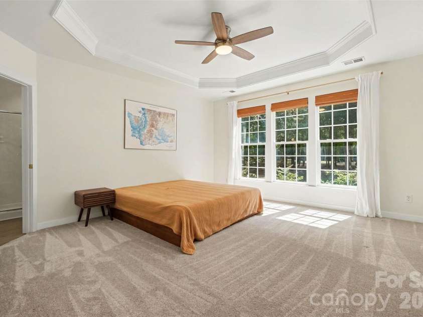 8932 Kestral Ridge Drive, Charlotte, NC 28269.  MLS# CAR4415767, YatesRealty ID 53797. 