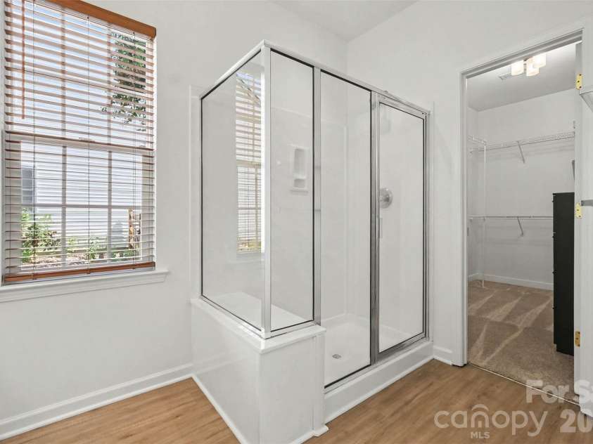 8932 Kestral Ridge Drive, Charlotte, NC 28269.  MLS# CAR4415767, YatesRealty ID 53797. 