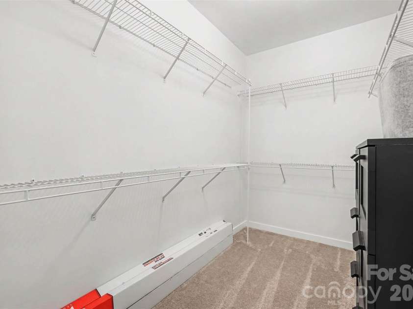 8932 Kestral Ridge Drive, Charlotte, NC 28269.  MLS# CAR4415767, YatesRealty ID 53797. 