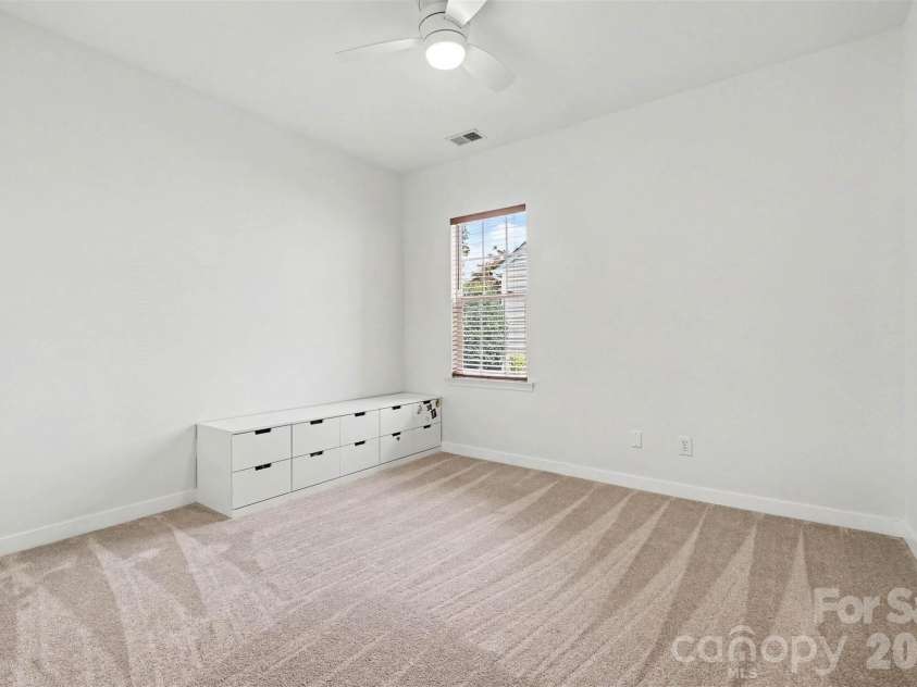 8932 Kestral Ridge Drive, Charlotte, NC 28269.  MLS# CAR4415767, YatesRealty ID 53797. 