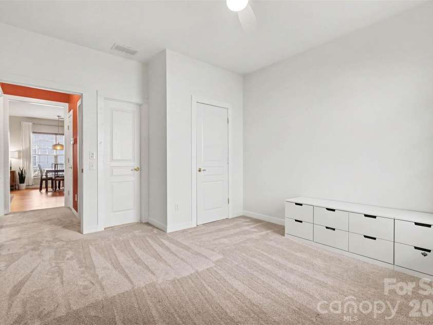 8932 Kestral Ridge Drive, Charlotte, NC 28269.  MLS# CAR4415767, YatesRealty ID 53797. 