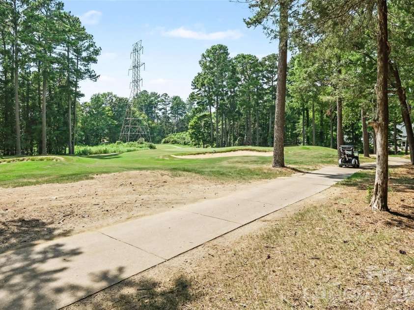 8932 Kestral Ridge Drive, Charlotte, NC 28269.  MLS# CAR4415767, YatesRealty ID 53797. 