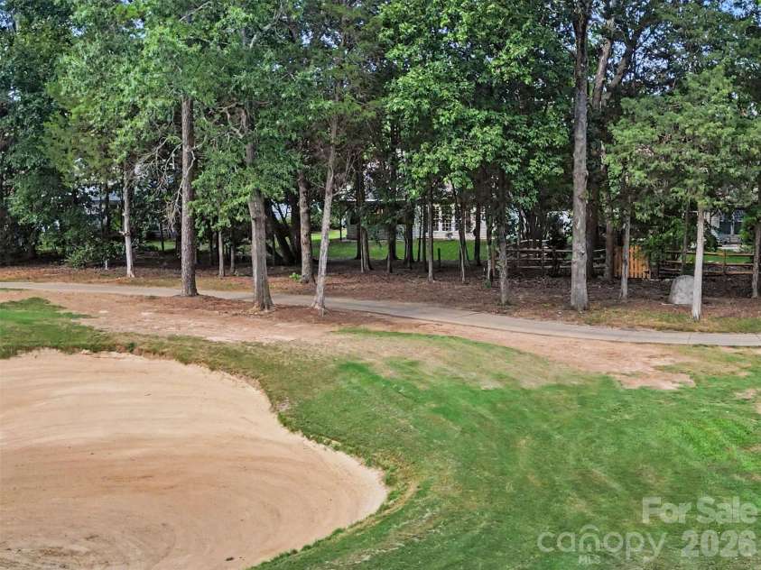 8932 Kestral Ridge Drive, Charlotte, NC 28269.  MLS# CAR4415767, YatesRealty ID 53797. 