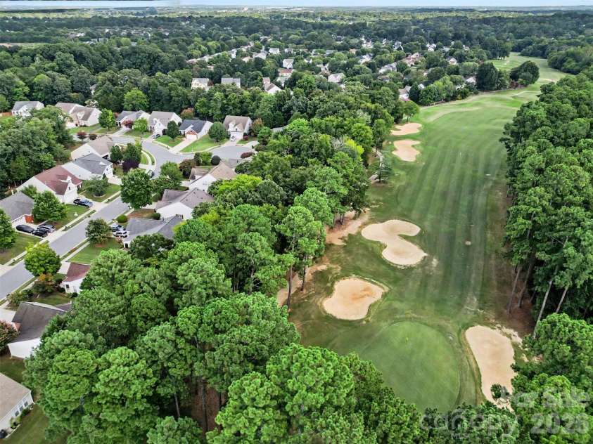 8932 Kestral Ridge Drive, Charlotte, NC 28269.  MLS# CAR4415767, YatesRealty ID 53797. 