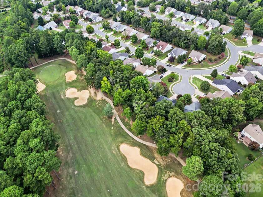 8932 Kestral Ridge Drive, Charlotte, NC 28269.  MLS# CAR4415767, YatesRealty ID 53797. 