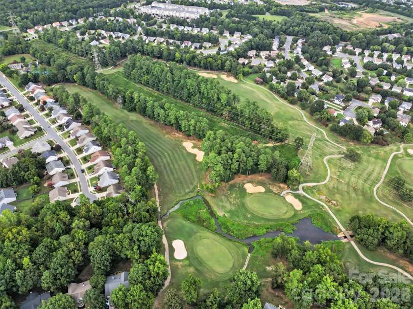 8932 Kestral Ridge Drive, Charlotte, NC 28269.  MLS# CAR4415767, YatesRealty ID 53797. 