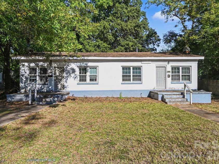 2547/2549 Pinckney Avenue, Charlotte, NC 28205.  MLS# CAR4429702, YatesRealty ID 53798. 2547 & 2549 - Duplex Units