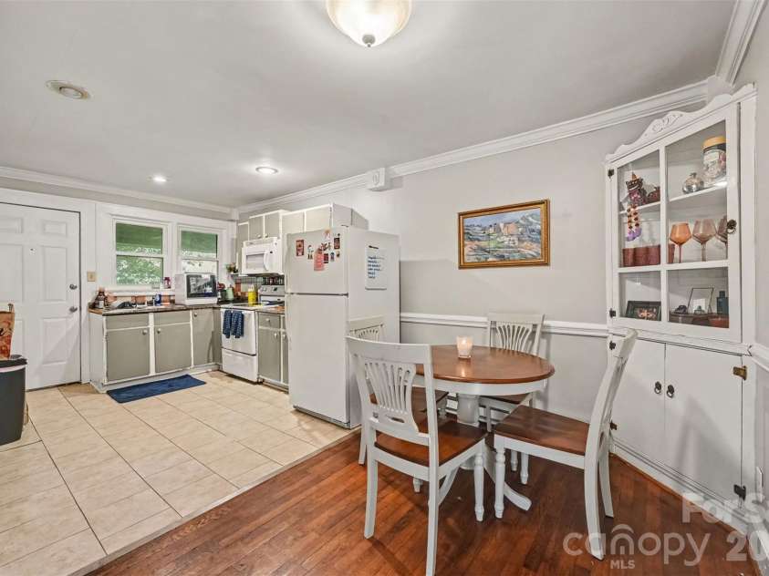 2547/2549 Pinckney Avenue, Charlotte, NC 28205.  MLS# CAR4429702, YatesRealty ID 53798. 2547 Dining and Kitchen