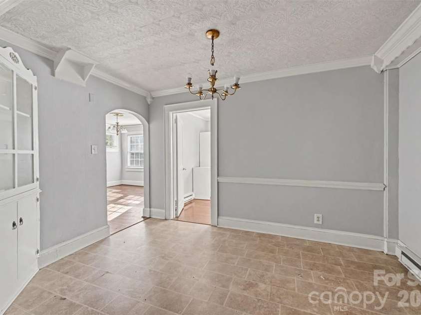 2547/2549 Pinckney Avenue, Charlotte, NC 28205.  MLS# CAR4429702, YatesRealty ID 53798. 2549 Dining Room