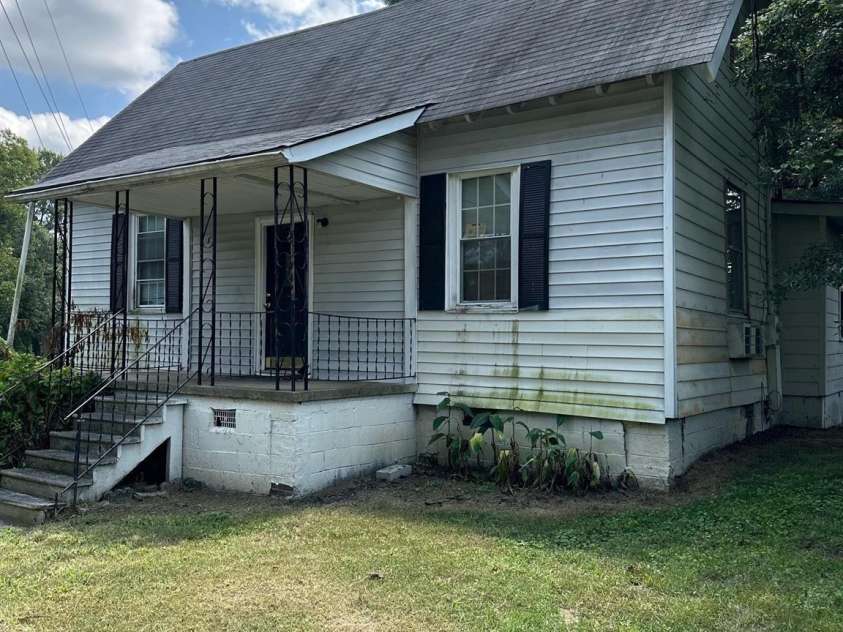 1019 5th Avenue, Gastonia, NC 28052.  MLS# CAR4217052, YatesRealty ID 538. 