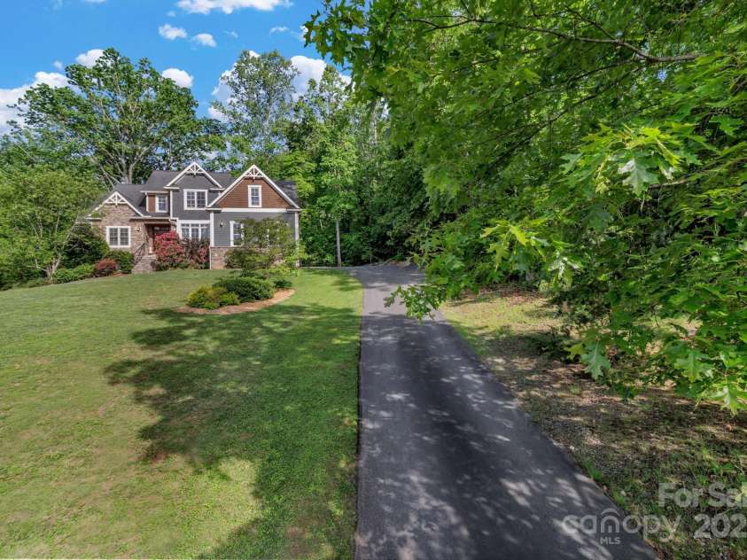 19 Angler Trail, Asheville, NC 28803.  MLS# CAR4189859, YatesRealty ID 5380. 