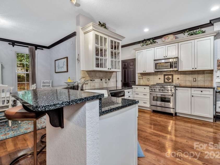 19 Angler Trail, Asheville, NC 28803.  MLS# CAR4189859, YatesRealty ID 5380. 