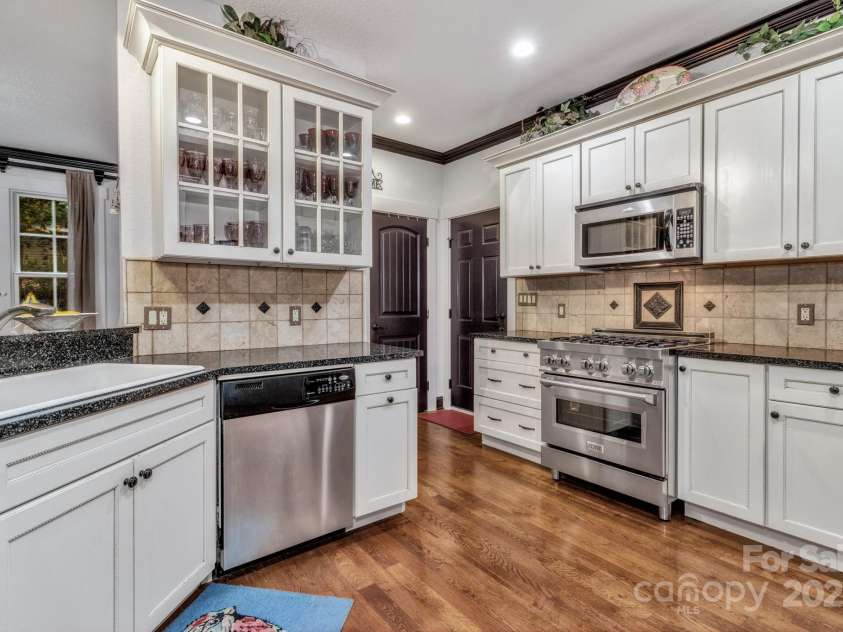 19 Angler Trail, Asheville, NC 28803.  MLS# CAR4189859, YatesRealty ID 5380. 