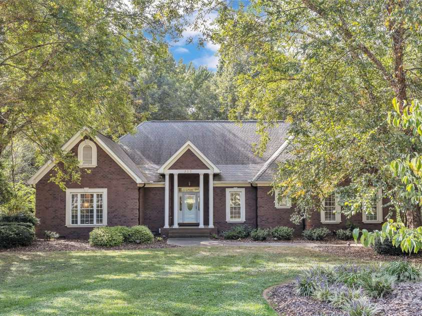 322 Glenview Drive, Salisbury, NC 28147.  MLS# CAR4303386, YatesRealty ID 5380. 