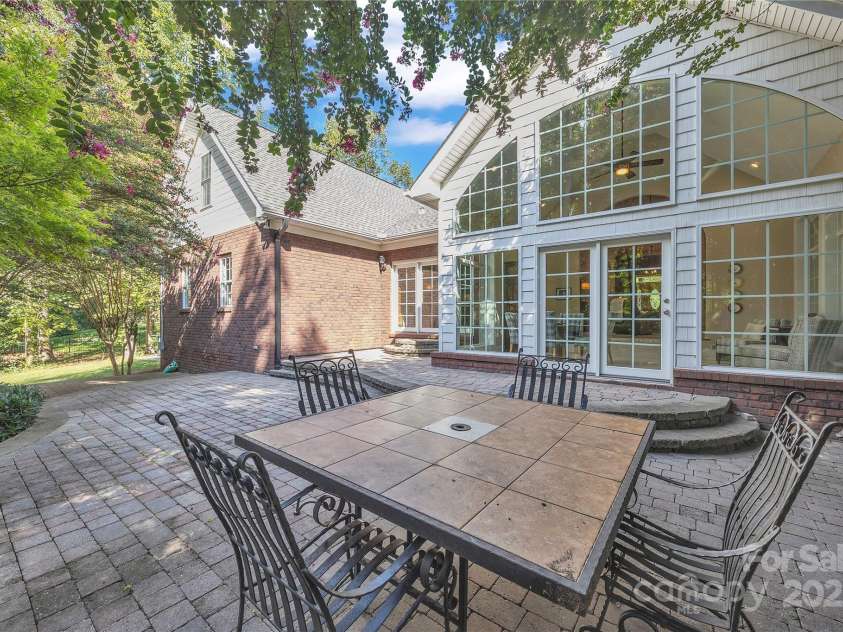 322 Glenview Drive, Salisbury, NC 28147.  MLS# CAR4303386, YatesRealty ID 5380. 