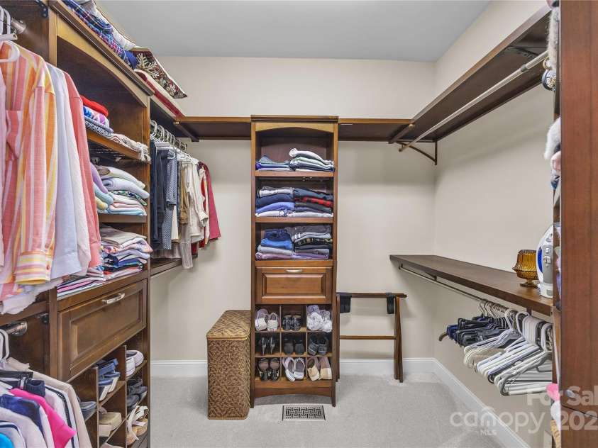 322 Glenview Drive, Salisbury, NC 28147.  MLS# CAR4303386, YatesRealty ID 5380. 