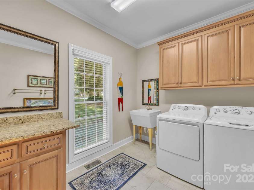 322 Glenview Drive, Salisbury, NC 28147.  MLS# CAR4303386, YatesRealty ID 5380. 