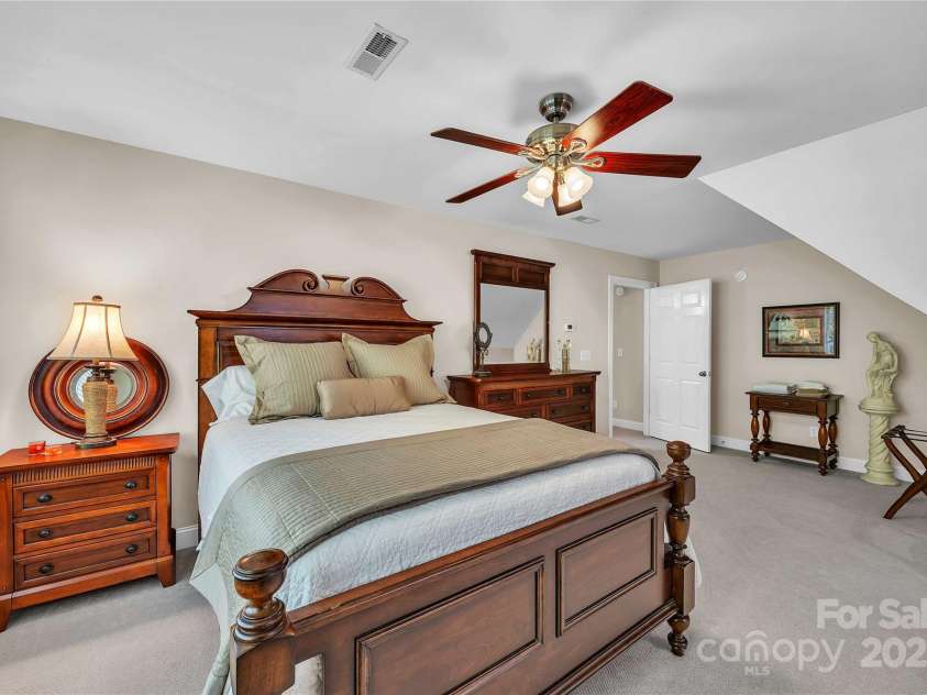 322 Glenview Drive, Salisbury, NC 28147.  MLS# CAR4303386, YatesRealty ID 5380. 