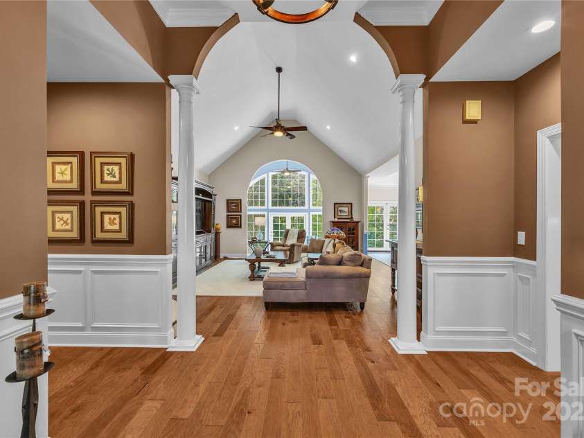 322 Glenview Drive, Salisbury, NC 28147.  MLS# CAR4303386, YatesRealty ID 5380. 
