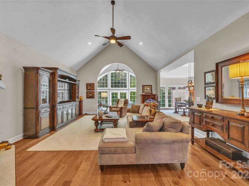322 Glenview Drive, Salisbury, NC 28147.  MLS# CAR4303386, YatesRealty ID 5380. 