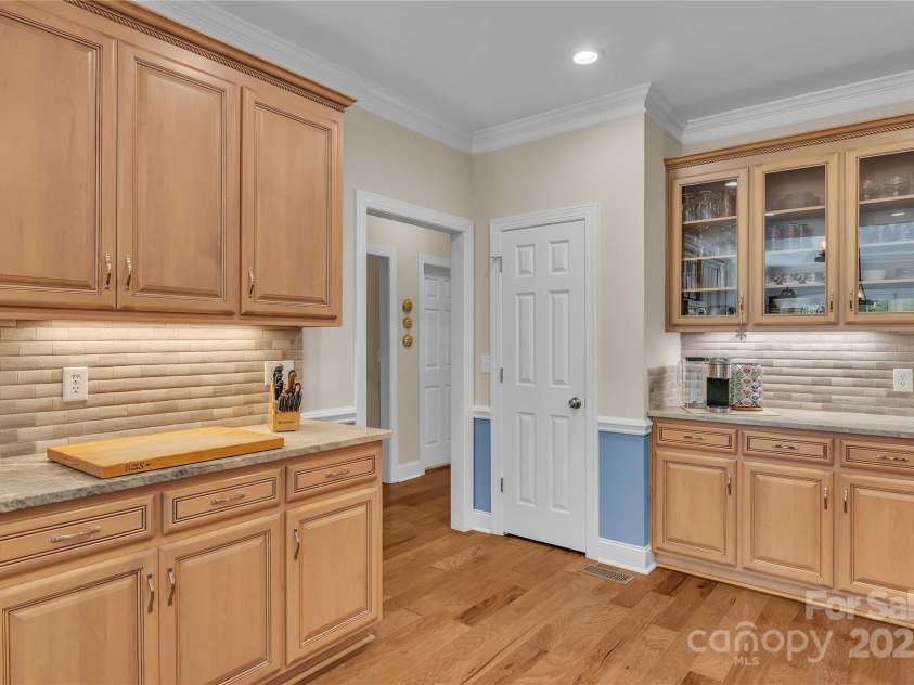 322 Glenview Drive, Salisbury, NC 28147.  MLS# CAR4303386, YatesRealty ID 5380. 