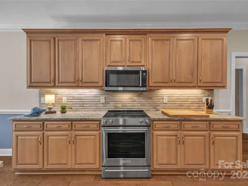 322 Glenview Drive, Salisbury, NC 28147.  MLS# CAR4303386, YatesRealty ID 5380. 