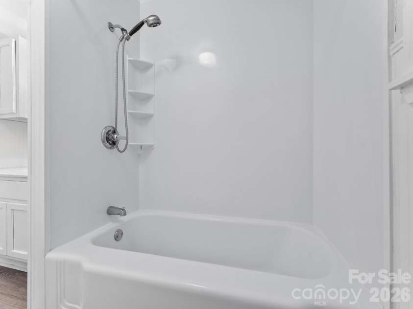 400 Monte Vista Road, Candler, NC 28715.  MLS# CAR4424409, YatesRealty ID 53800. 