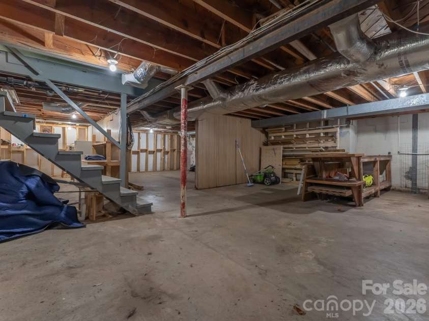 400 Monte Vista Road, Candler, NC 28715.  MLS# CAR4424409, YatesRealty ID 53800. 